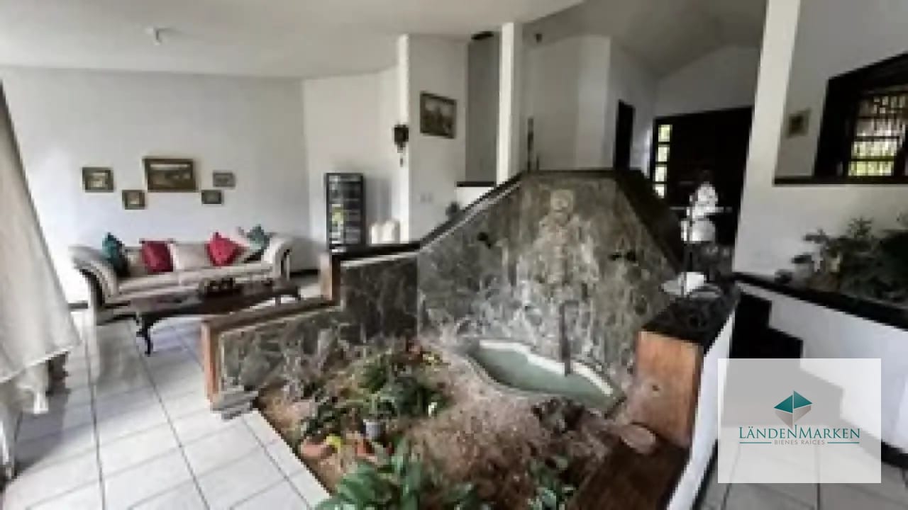 VENTA DE  CASA CON EXTENSO TERRENO EN SAN CRISTOBAL SECTOR A10 — Casa en Venta en Zona 8 Mixco, Guatemala, Ciudad — foto 7 de 17