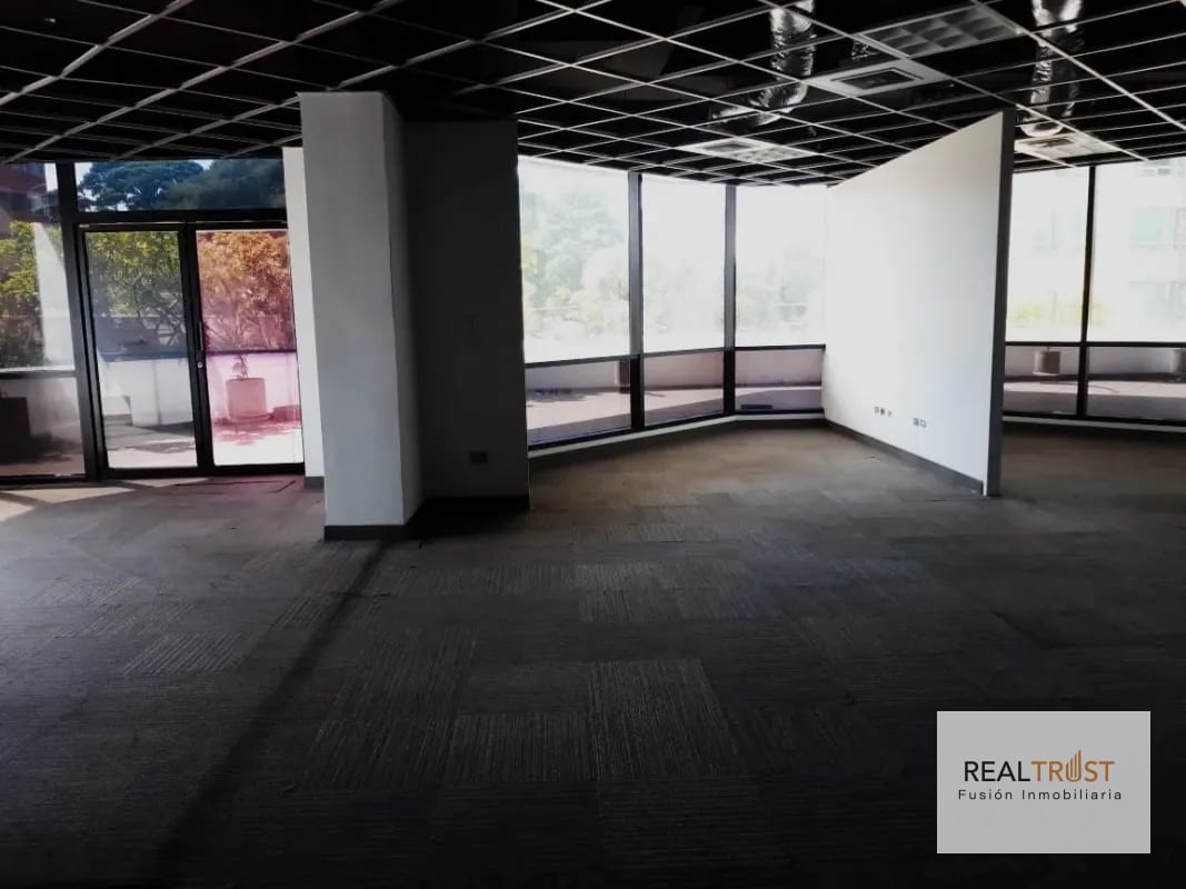 RENTA OFICINA MURANO CENTER ZONA 10 — Oficina en Alquiler en Zona 10, Guatemala, Ciudad — foto 4 de 6