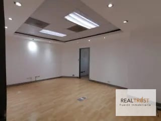 RENTA OFICINA MURANO CENTER ZONA 10 — Oficina en Alquiler en Murano Center, Zona 10, Guatemala, Ciudad — miniatura 3 de 6