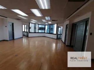 RENTA OFICINA MURANO CENTER ZONA 10 — Oficina en Alquiler en Murano Center, Zona 10, Guatemala, Ciudad — miniatura 2 de 6