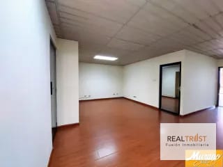 RENTA DE OFICINA EN MURANO CENTER ZONA 10 — Oficina en Alquiler en Murano Center, Zona 10, Guatemala, Ciudad — miniatura 4 de 4