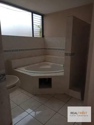 CASA EN VENTA LAS CHARCAS ZONA 11 — Casa en Venta en Las Charcas, Zona 11, Guatemala, Ciudad — miniatura 2 de 11