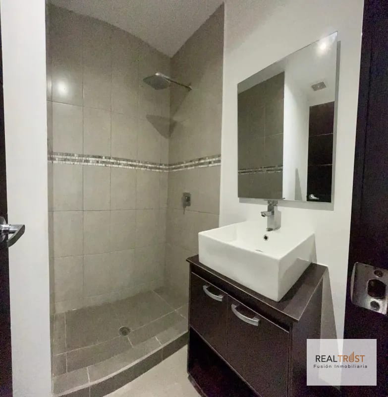 VENDO APARTAMENTO EDIFICIO DESTINY KM 14.5 CAES — Apartamento en Venta en Carretera a El Salvador, Guatemala, Ciudad — foto 3 de 14
