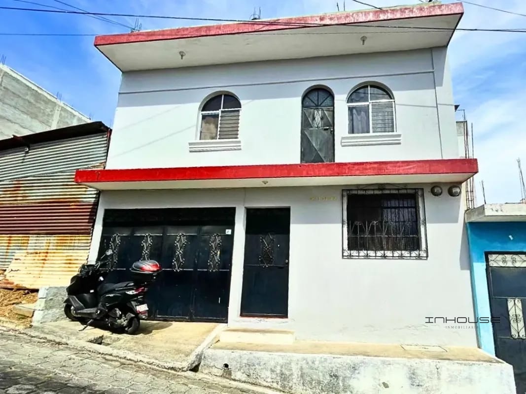 CASA EN VENTA EN VILLA NUEVA DE TRES NIVELES — Casa en Venta en Villa Nueva, Guatemala, Ciudad — foto 1 de 8