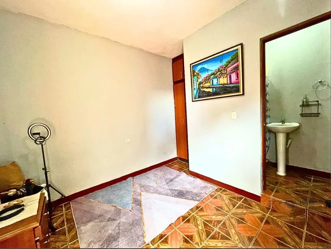 CASA EN VENTA EN VILLA NUEVA DE TRES NIVELES — Casa en Venta en Villa Nueva, Guatemala, Ciudad — foto 4 de 8