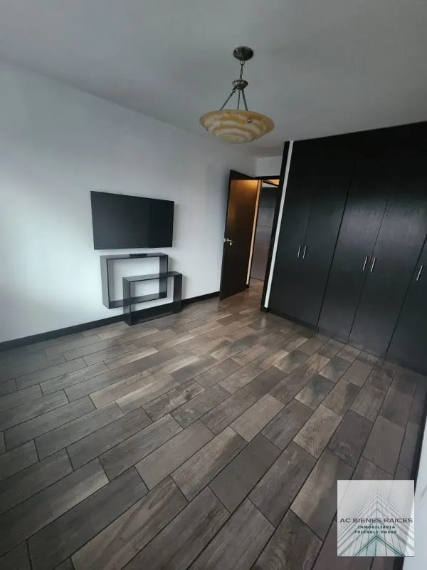 Verona 2 hab semi amueblado — Apartamento en Alquiler en Verona, Zona 10, Guatemala, Ciudad — foto 5 de 12