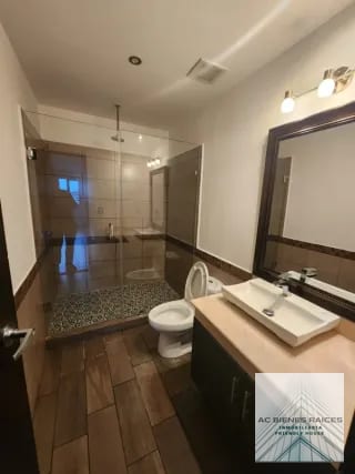 Verona 2 hab semi amueblado — Apartamento en Alquiler en Verona, Zona 10, Guatemala, Ciudad — miniatura 8 de 12