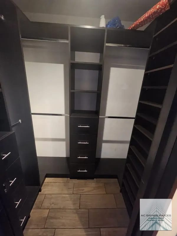 Verona 2 hab semi amueblado — Apartamento en Alquiler en Verona, Zona 10, Guatemala, Ciudad — foto 11 de 12