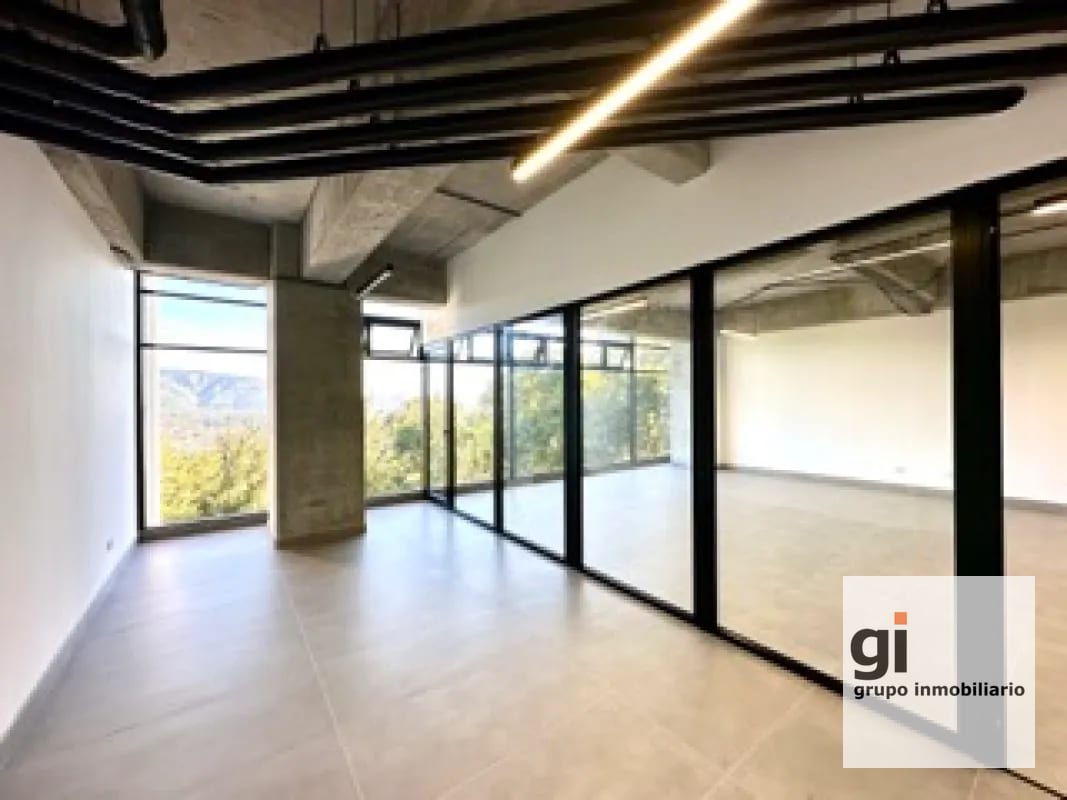 Oficina nueva de 137 mts2 en venta en zona 13 - Image 1