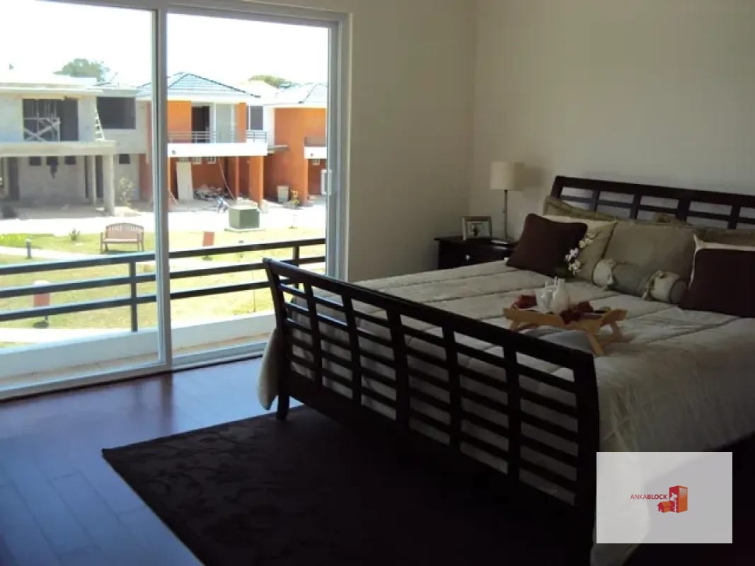 4Dormitorios - en esquina con jardín - Ensenada de San Isidro — Casa en Venta en Ensenada de San Isidro, Zona 16, Guatemala, Ciudad — foto 4 de 12