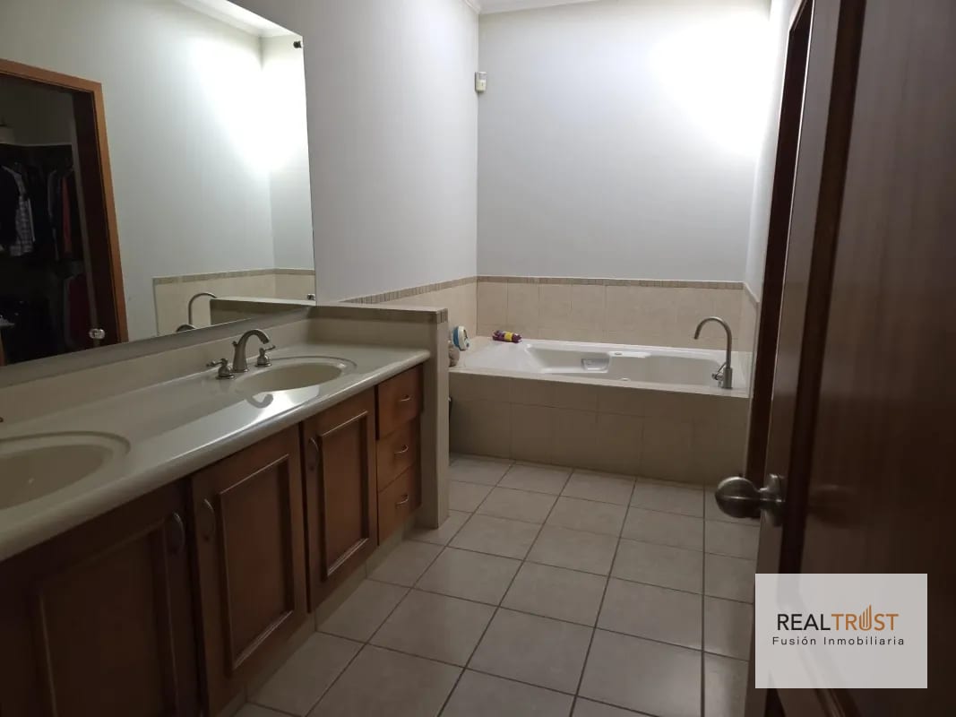 CASA EN VENTA PORTAL DEL BOSQUE KM 23 CAES — Casa en Venta en Carretera a El Salvador, Guatemala, Ciudad — foto 2 de 13