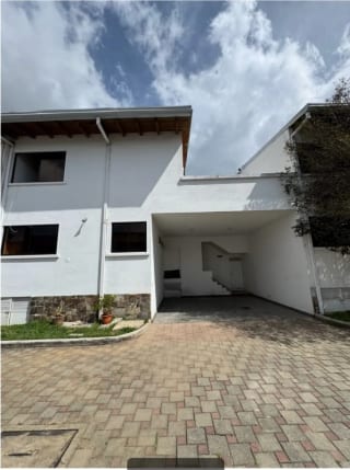 Rento Casa en Condominio San Mateo, Boulevard Acatan zona 16 — Casa en Alquiler en Zona 16, Guatemala, Ciudad — miniatura 1 de 14