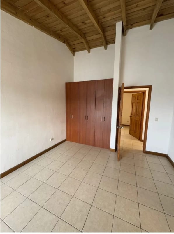 Rento Casa en Condominio San Mateo, Boulevard Acatan zona 16 — Casa en Alquiler en Zona 16, Guatemala, Ciudad — foto 3 de 14