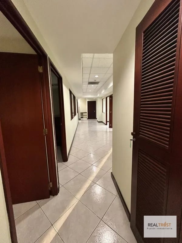 OFICINA EN RENTA EUROPLAZA ZONA 14 — Oficina en Alquiler en Zona 14, Guatemala, Ciudad — foto 7 de 13