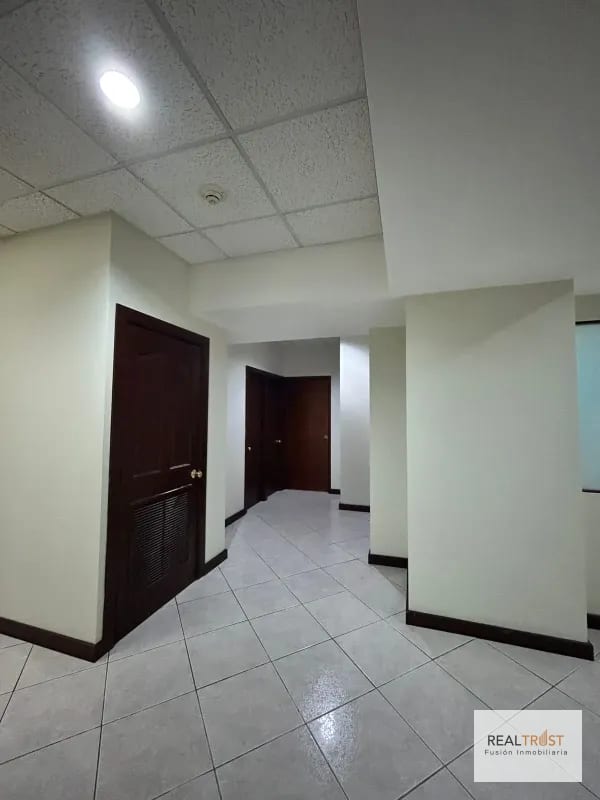 OFICINA EN RENTA EUROPLAZA ZONA 14 — Oficina en Alquiler en Zona 14, Guatemala, Ciudad — foto 3 de 13
