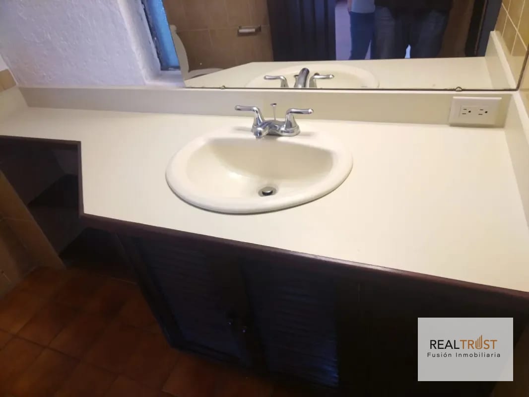 APARTAMENTO SANTA CLARA LAS CAÑAS ZONA 10 — Apartamento en Venta en Zona 10, Guatemala, Ciudad — foto 7 de 11