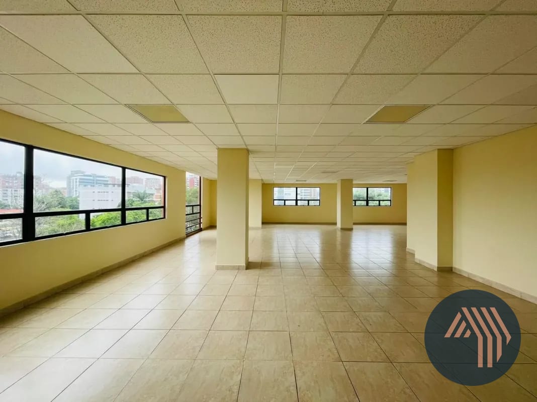 ALQUILER DE CÉNTRICAS OFICINAS - EDIFICIO CONDESA, ZONA 13 — Oficina en Alquiler en Zona 13, Guatemala, Ciudad — foto 7 de 10