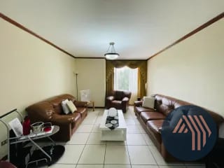 ALQUILER DE AMPLIO APTO. AMUEBLADO - TORRE CASTELAR, ZONA 10 — Apartamento en Alquiler en Torre Castelar, Zona 10, Guatemala, Ciudad — miniatura 2 de 10