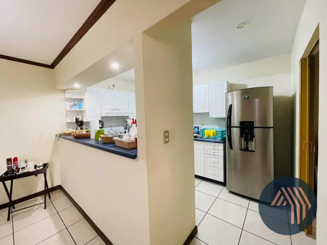 ALQUILER DE AMPLIO APTO. AMUEBLADO - TORRE CASTELAR, ZONA 10 — Apartamento en Alquiler en Torre Castelar, Zona 10, Guatemala, Ciudad — foto 4 de 10