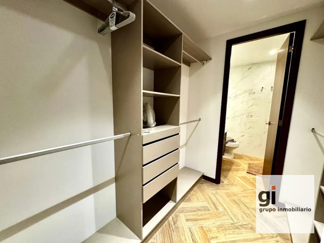 Apartamento amueblado 3 dormitorios y cuarto de servicios, zona 10 — Apartamento en Alquiler en Zona 10, Guatemala, Ciudad — foto 4 de 14
