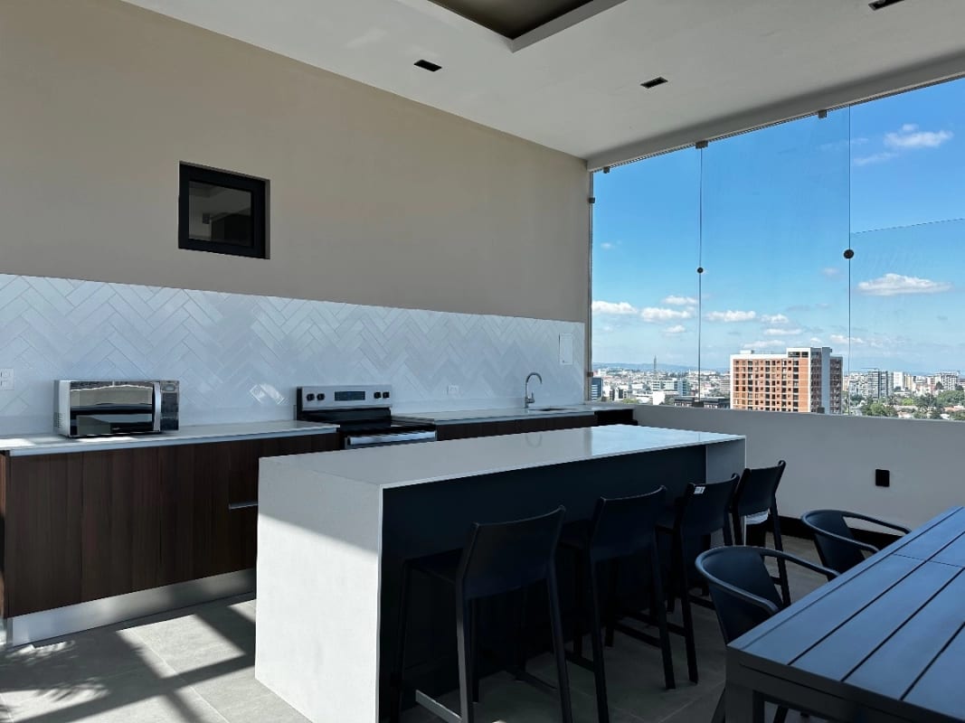 BONADIEZ, Z10. Apartamento amueblado y equipado en alquiler — Apartamento en Alquiler en Bonadiez, Zona 10, Guatemala, Ciudad — foto 4 de 13