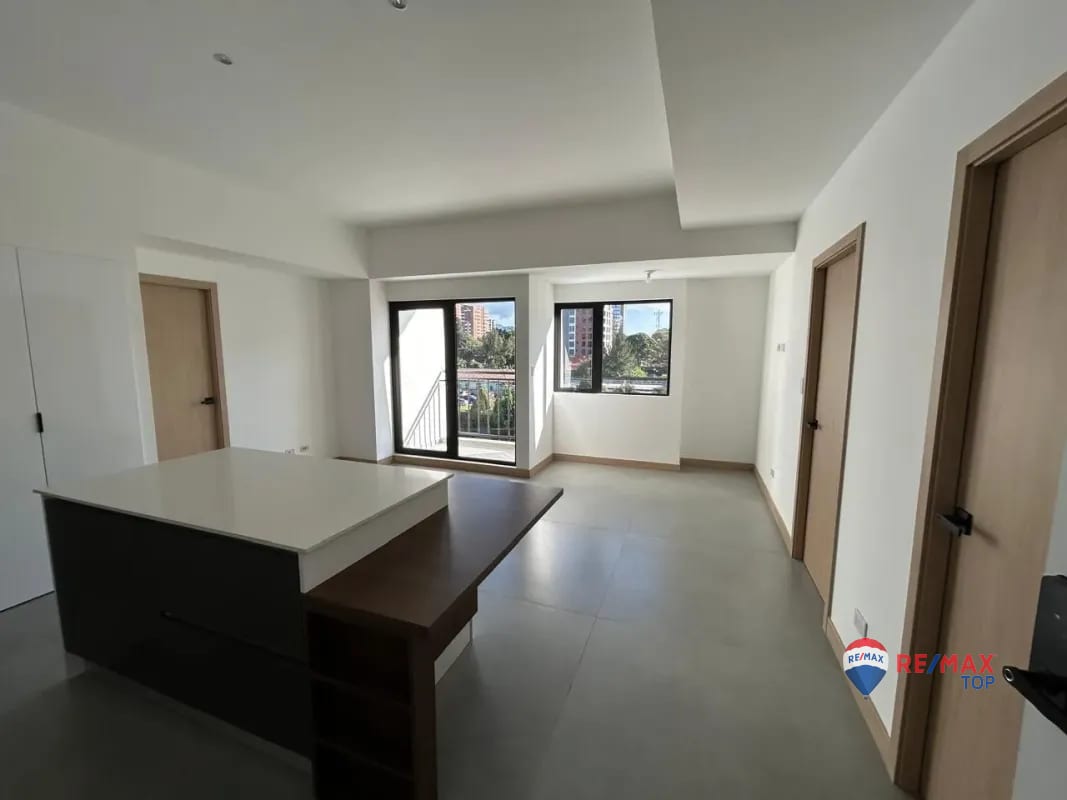 ZONA 10. APARTAMENTO 2 EN 1 CON ACCESO  INDEPENDIENTE IDEAL PARA AIRBNB — Apartamento en Venta en Bonadiez, Zona 10, Guatemala, Ciudad — foto 1 de 8