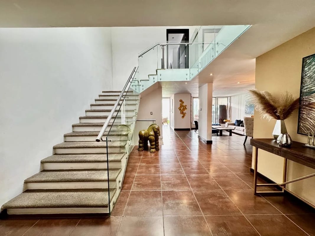 Casa moderna con piscina 4 habs / fuera de garita Z.14 — Casa en Venta en Zona 14, Guatemala, Ciudad — foto 16 de 16