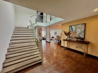 Casa moderna con piscina 4 habs / fuera de garita Z.14 — Casa en Venta en Zona 14, Guatemala, Ciudad — miniatura 10 de 16