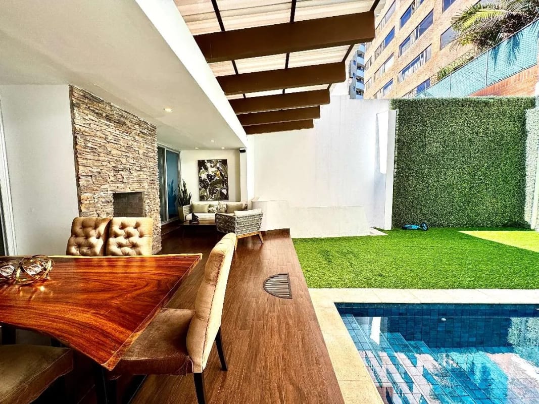 Casa moderna con piscina 4 habs / fuera de garita Z.14 — Casa en Venta en Zona 14, Guatemala, Ciudad — foto 9 de 16
