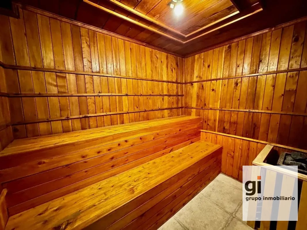 Casa moderna con piscina 4 habs / fuera de garita Z.14 — Casa en Venta en Zona 14, Guatemala, Ciudad — foto 4 de 16