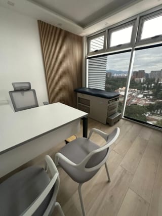 RENTA CLINICA MEDICA AMUEBLADA Y EQUIPADA MEDIKA 10 — Clínica en Alquiler en Medika 10, Zona 10, Guatemala, Ciudad — miniatura 6 de 8
