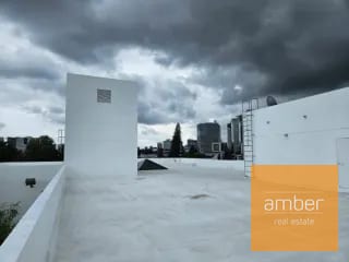 Edificio de oficinas con sótano en Zona 10 — Edificio en Alquiler en Zona 10, Guatemala, Ciudad — miniatura 2 de 13