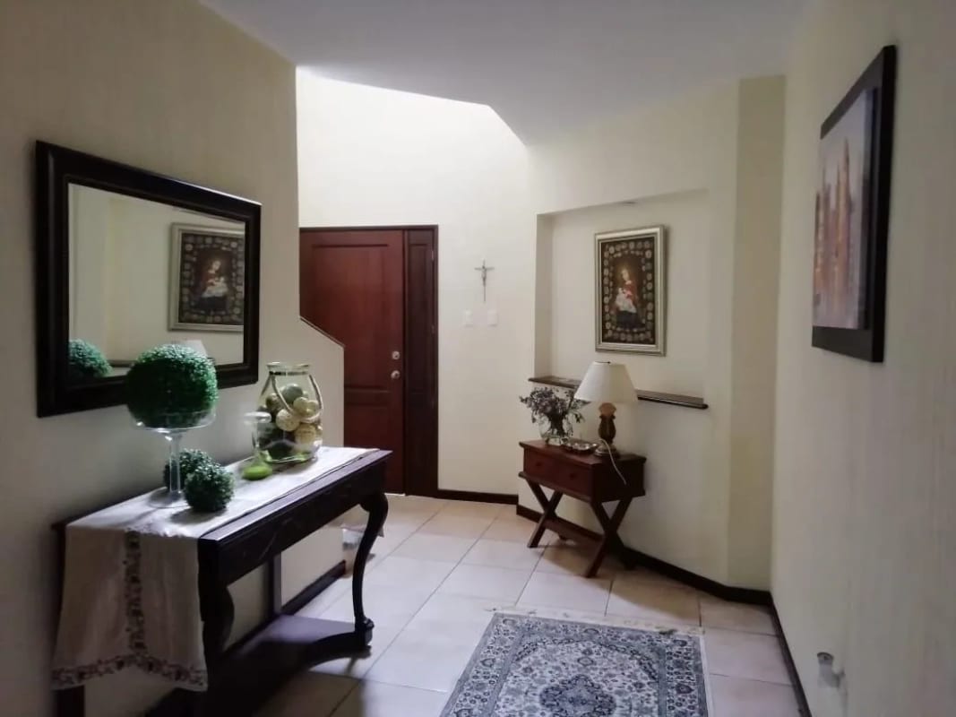 PRECIOSA CASA EN VENTA CARRETERA A EL SALVADOR KM22.7 — Casa en Venta en Villas Campestre II, Carretera a El Salvador, Guatemala, Ciudad — foto 1 de 13