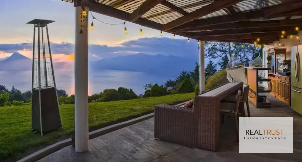 Casa en Venta con Vista al Lago de Atitlán a 20 Minutos de Panajachel — Casa vacacional en Venta en San Andres Semetabaj, Sololá — foto 3 de 15