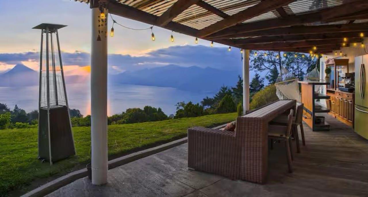Casa en venta con vista al Lago de Atitlan a 20 minutos de Panajachel — Casa vacacional en Venta en San Andres Semetabaj, Sololá — foto 1 de 17