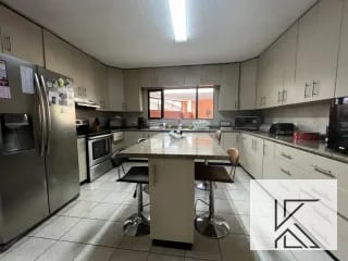 Linda casa en venta en Residencial El Horizonte, CAES — Casa en Venta en El Horizonte, Carretera a El Salvador, Guatemala, Ciudad — miniatura 3 de 9