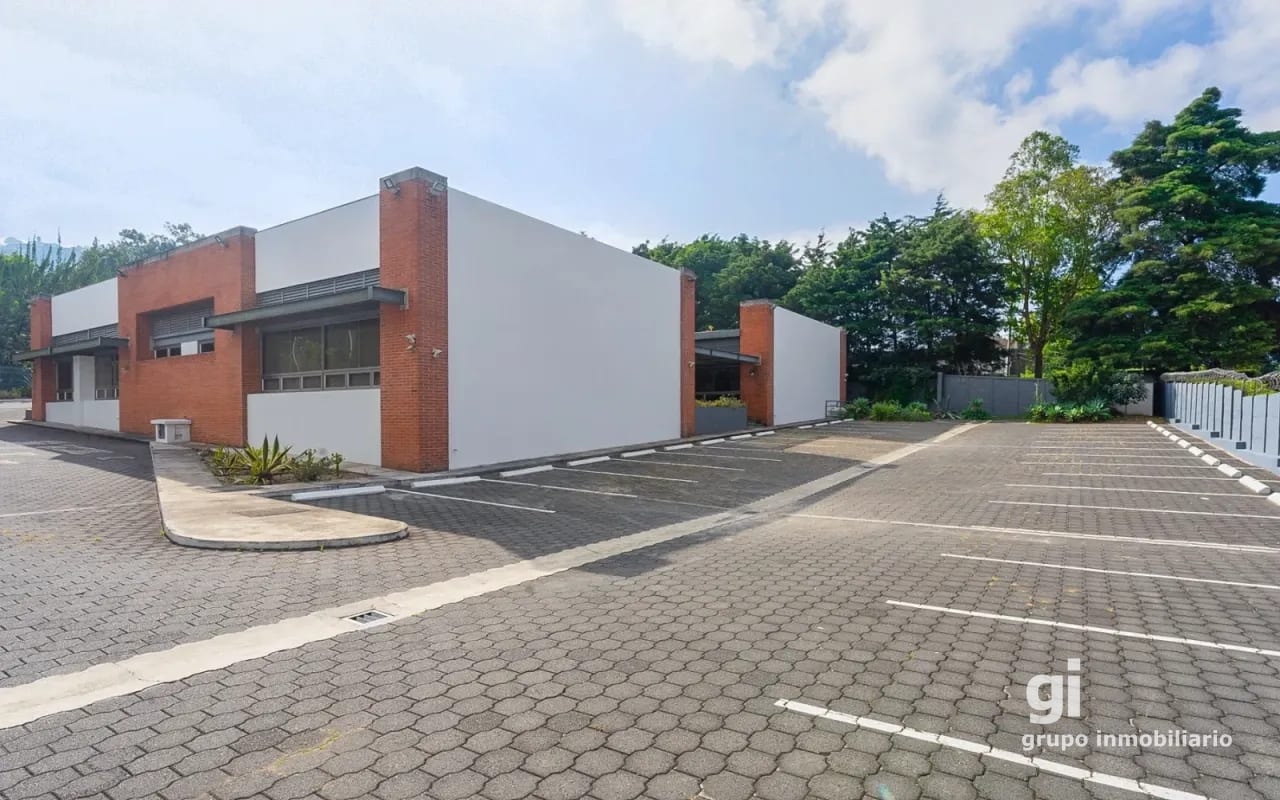 Interesante Propiedad en alquiler para Negocio, Academias, Universidades, Restaurantes, Negocios de Entretenimiento y más en zona 15. — Local en Alquiler en Zona 15, Guatemala, Ciudad — foto 10 de 11