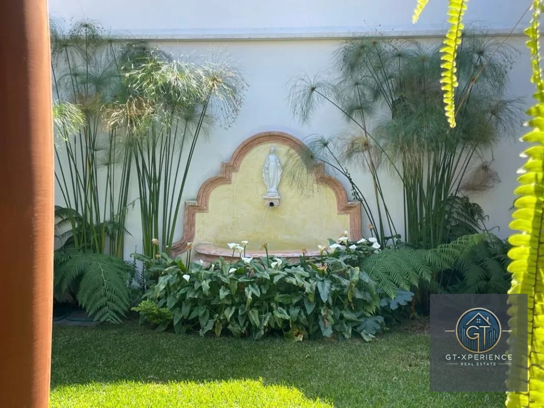 Linda casa en Antigua Guatemala, Condado El Obispo — Casa en Venta en Antigua, Sacatepéquez — foto 1 de 16