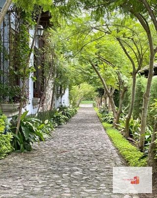 Casita en Antigua / amueblada — Casa en Alquiler en Antigua, Sacatepéquez — miniatura 1 de 16