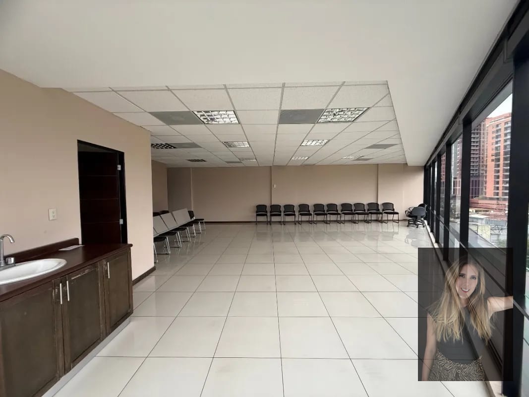 Oficina en renta en Design Center zona 10 — Oficina en Alquiler en Zona 10, Guatemala, Ciudad — foto 5 de 10