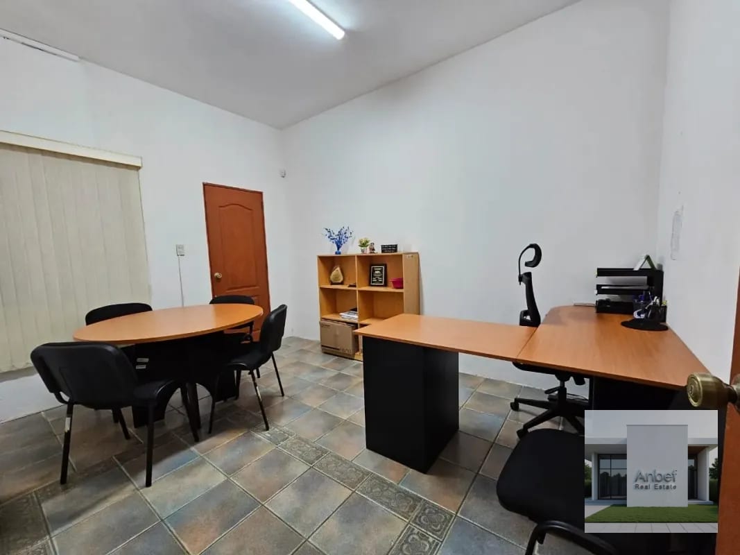 CASA de 282 m² en Alquiler, Uso exclusivo Oficinas con 11 Parqueos en Zona 10 — Casa en Alquiler en Zona 10, Guatemala, Ciudad — foto 8 de 10