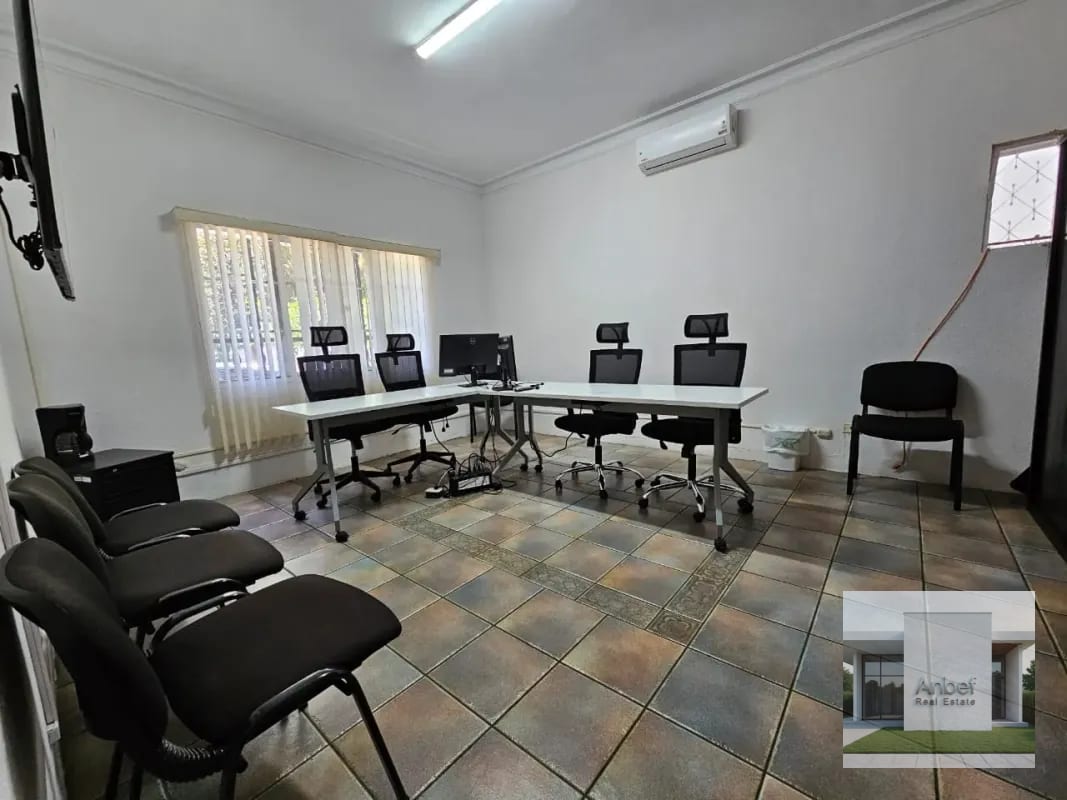 CASA de 282 m² en Alquiler, Uso exclusivo Oficinas con 11 Parqueos en Zona 10 — Casa en Alquiler en Zona 10, Guatemala, Ciudad — foto 6 de 10