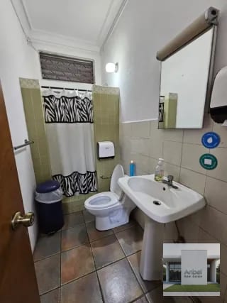 CASA de 282 m² en Alquiler, Uso exclusivo Oficinas con 11 Parqueos en Zona 10 — Casa en Alquiler en Zona 10, Guatemala, Ciudad — miniatura 4 de 10