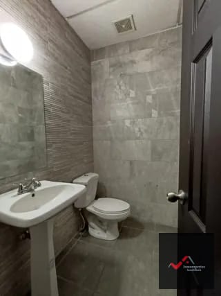Oficina en Renta Zona 10 — Oficina en Alquiler en Zona 10, Guatemala, Ciudad — miniatura 5 de 9