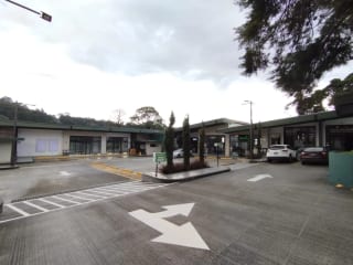 Local en renta para negocio de conveniencia! Plaza Senderos zona 16 — Local en Alquiler en Zona 16, Guatemala, Ciudad — miniatura 3 de 4