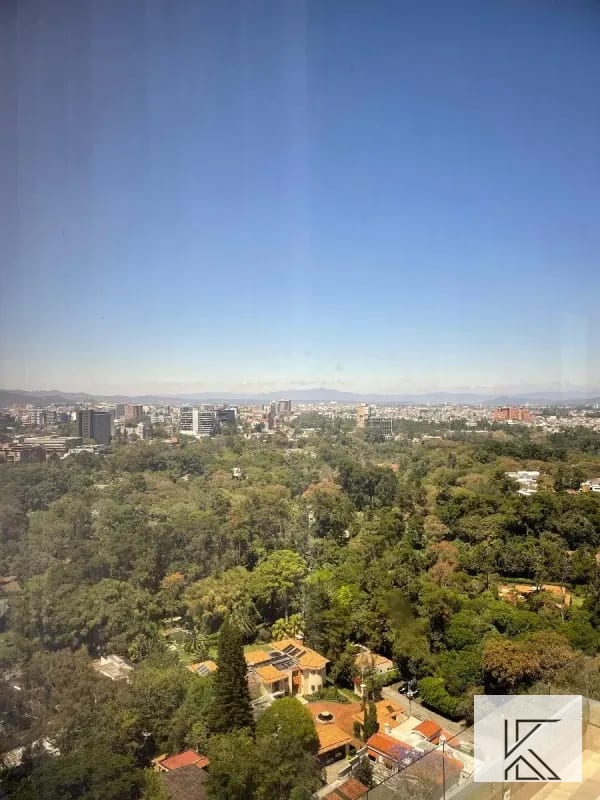 Moderno y Lujoso Penthouse en el Edificio Milenia, zona 10 — Apartamento en Venta en Milenia, Zona 10, Guatemala, Ciudad — foto 1 de 11