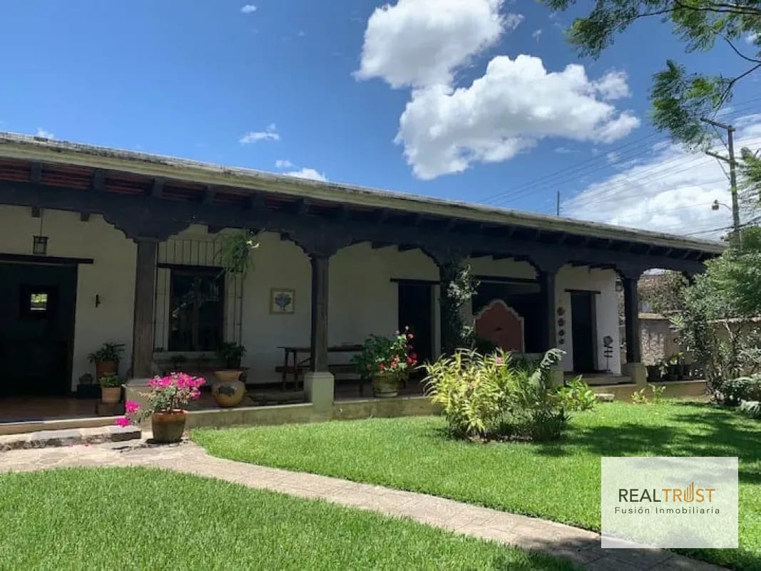 PROPIEDAD EN VENTA EN CASCO DE ANTIGUA GUATEMALA — Casa en Venta en Antigua, Sacatepéquez — foto 6 de 10