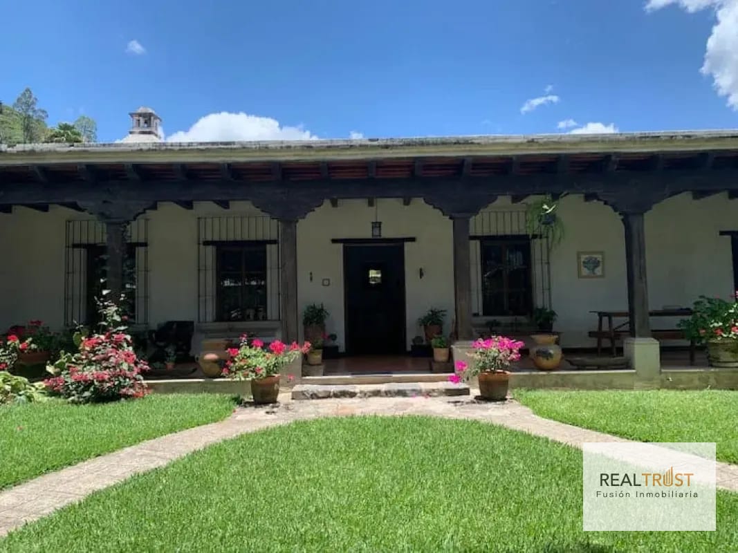 PROPIEDAD EN VENTA EN CASCO DE ANTIGUA GUATEMALA — Casa en Venta en Antigua, Sacatepéquez — foto 4 de 10