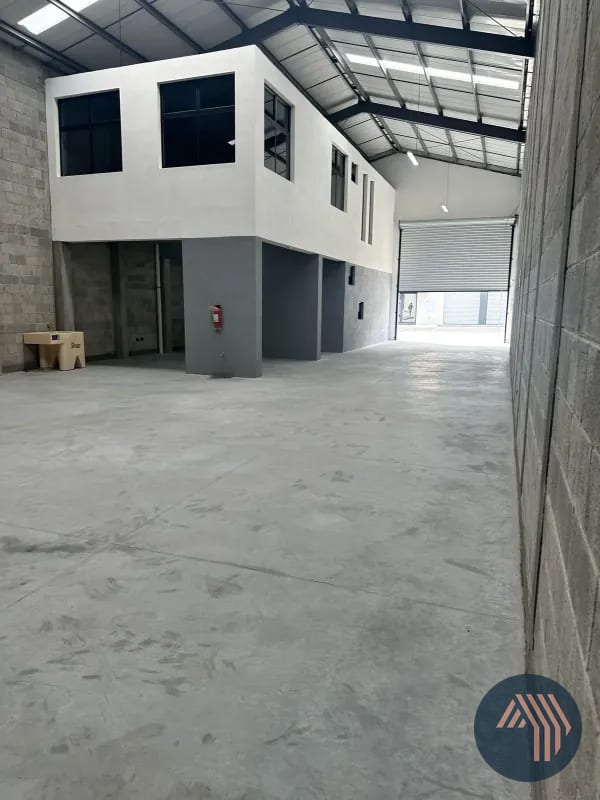 ALQUILER DE OFIBODEGA PARA ESTRENAR - EMPRESARIAL CHIMALTENANGO — Bodega / Ofibodega en Alquiler en Chimaltenango, Chimaltenango — foto 9 de 13