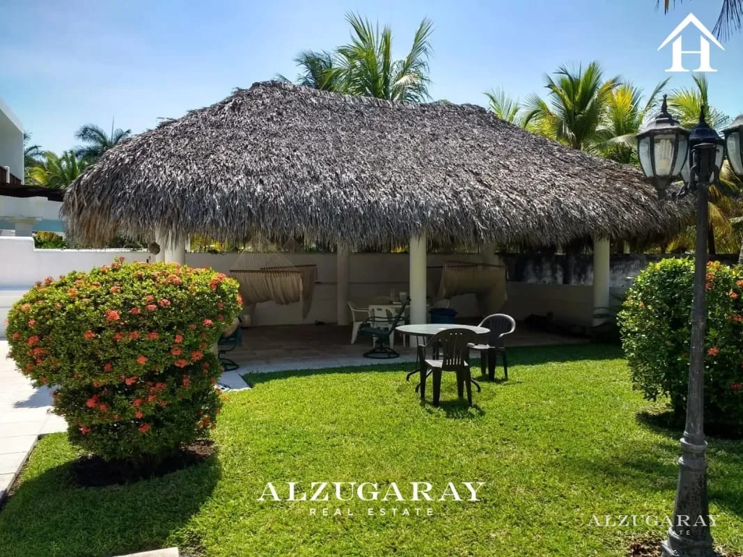 CASA AMUEBLADA FRENTE AL MAR - 5 HAB. / CONDOMINIO CHULAMAR — Casa en Venta en Puerto San José, Escuintla — foto 4 de 12
